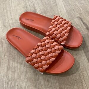 NEW Women’s Universal Thread Polly Sandals